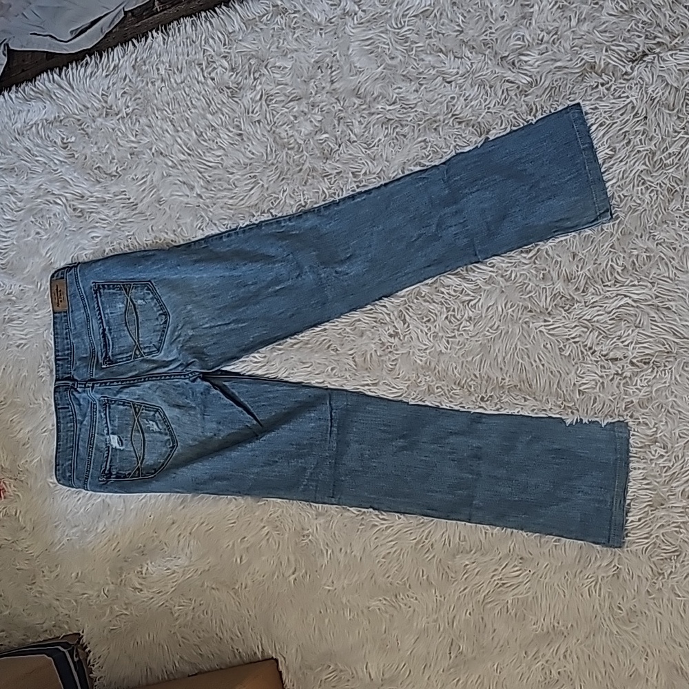 Abercrombie and Fitch light wash distressed jeans skinny boot - Picture 2 of 7